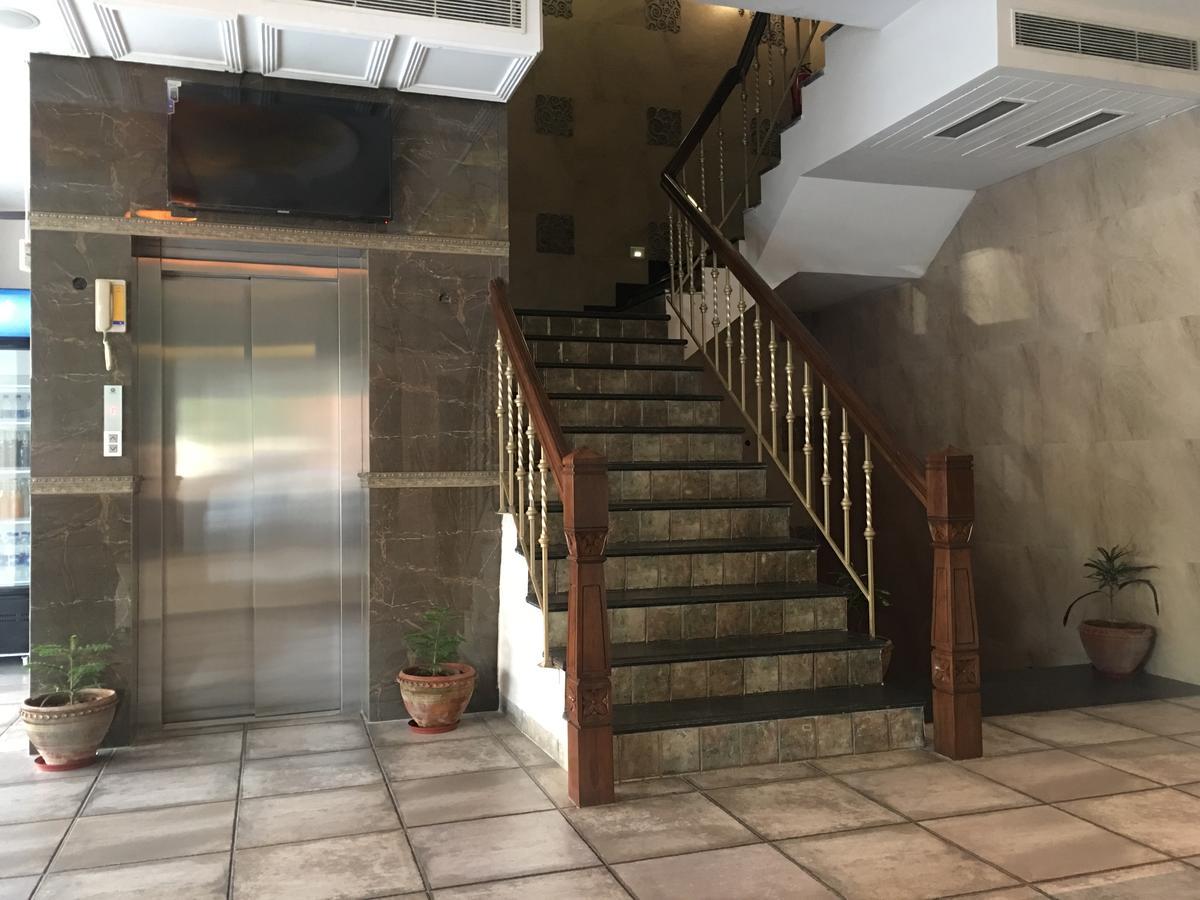 Hotel Posh Chandīgarh Zewnętrze zdjęcie