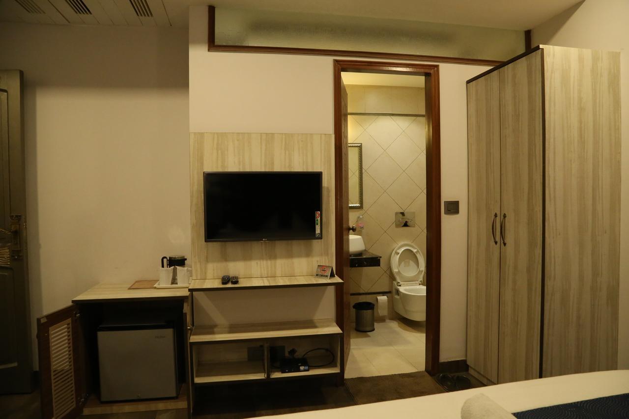 Hotel Posh Chandīgarh Zewnętrze zdjęcie