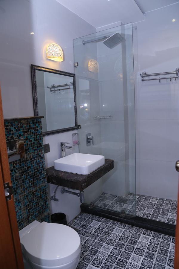 Hotel Posh Chandīgarh Zewnętrze zdjęcie