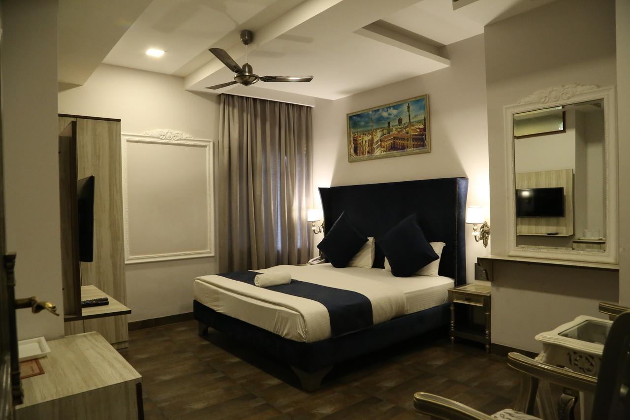 Hotel Posh Chandīgarh Zewnętrze zdjęcie