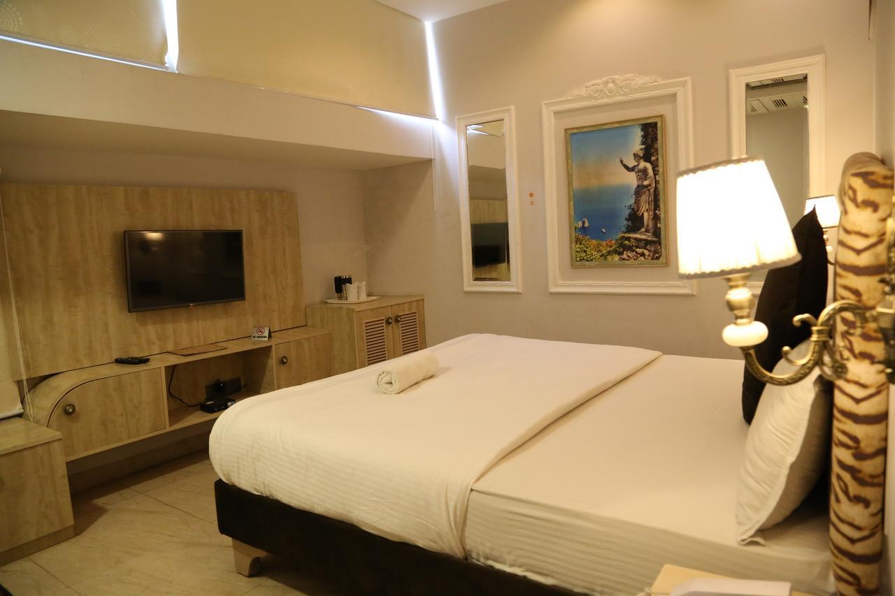 Hotel Posh Chandīgarh Zewnętrze zdjęcie