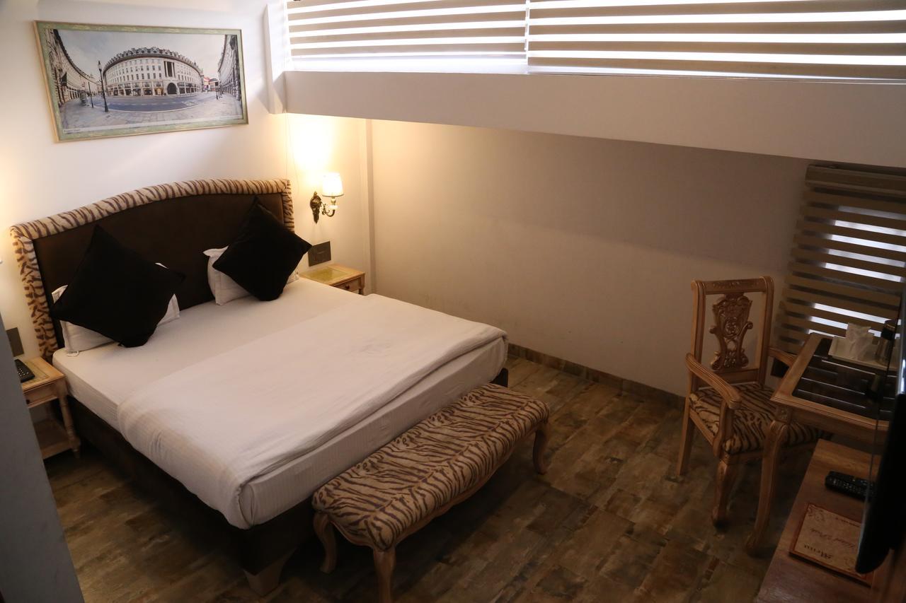 Hotel Posh Chandīgarh Zewnętrze zdjęcie