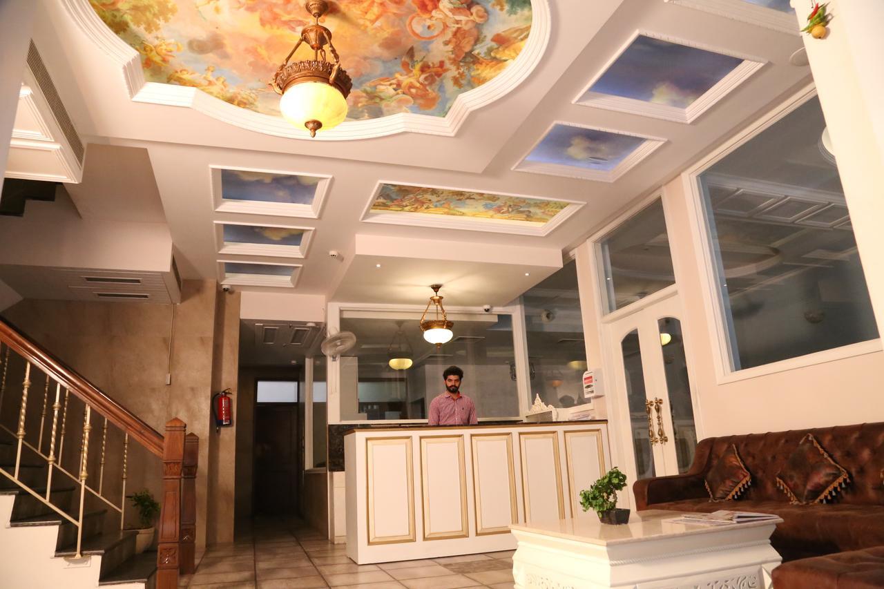 Hotel Posh Chandīgarh Zewnętrze zdjęcie