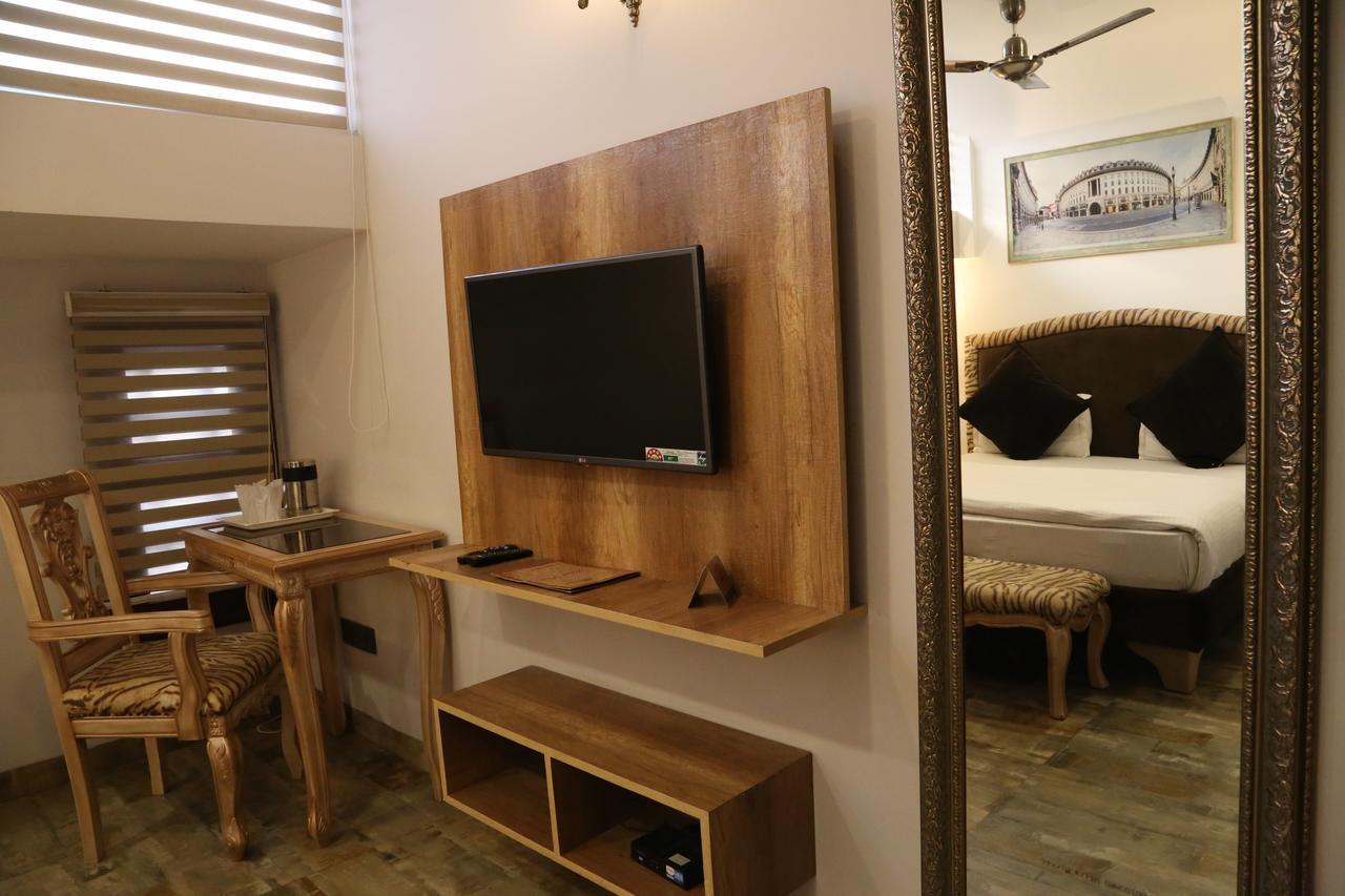 Hotel Posh Chandīgarh Zewnętrze zdjęcie