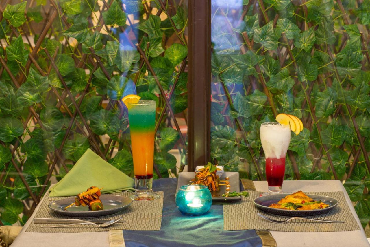Hotel Posh Chandīgarh Zewnętrze zdjęcie